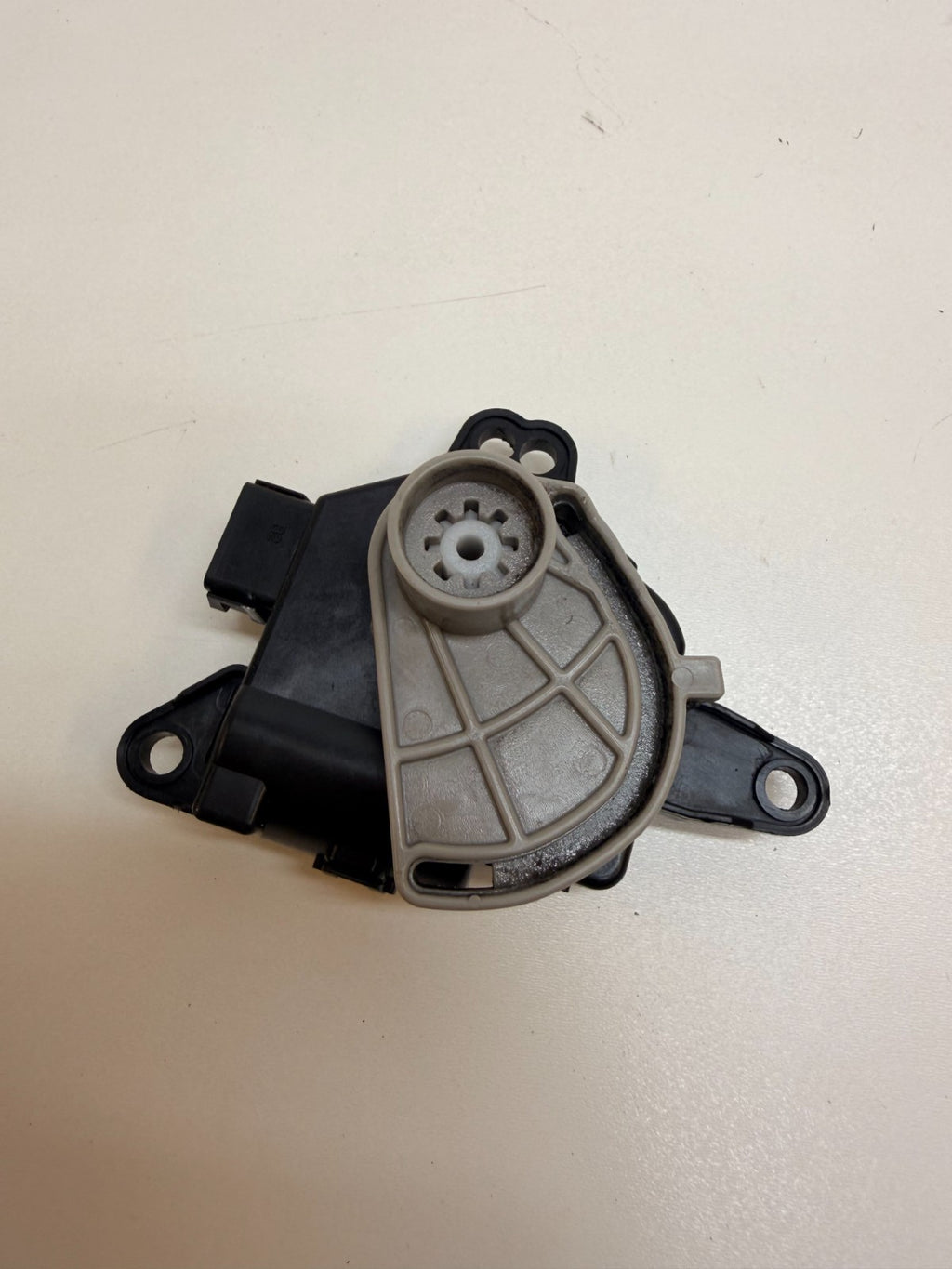 2012-2021 Tesla Model S HVCC Heater Control Flap Motor Actuator D267-AP9BA02