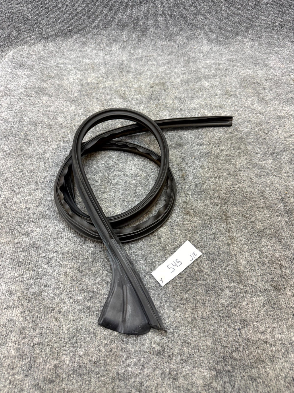 2020-2024 TESLA MODEL Y FRONT LEFT DOOR SEAL RUBBER WEATHERSTRIP OEM, 149767398C