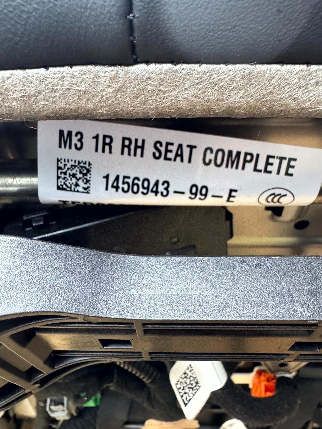 2017 - 2024 TESLA MODEL 3 Y FRONT RIGHT SIDE 1ST ROW FULL SEAT OEM, 1456943-99-E
