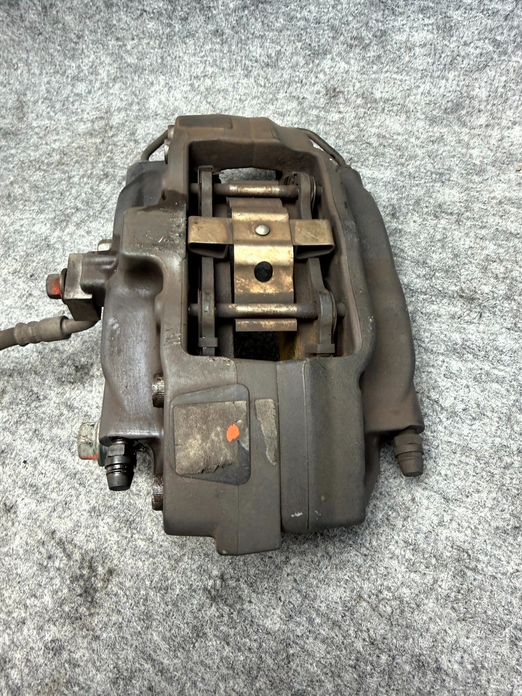 ♦️2012-2020 TESLA MODEL S REAR LEFT SIDE BRAKE CALLIPER BREMBO OEM, 1021252-00-F