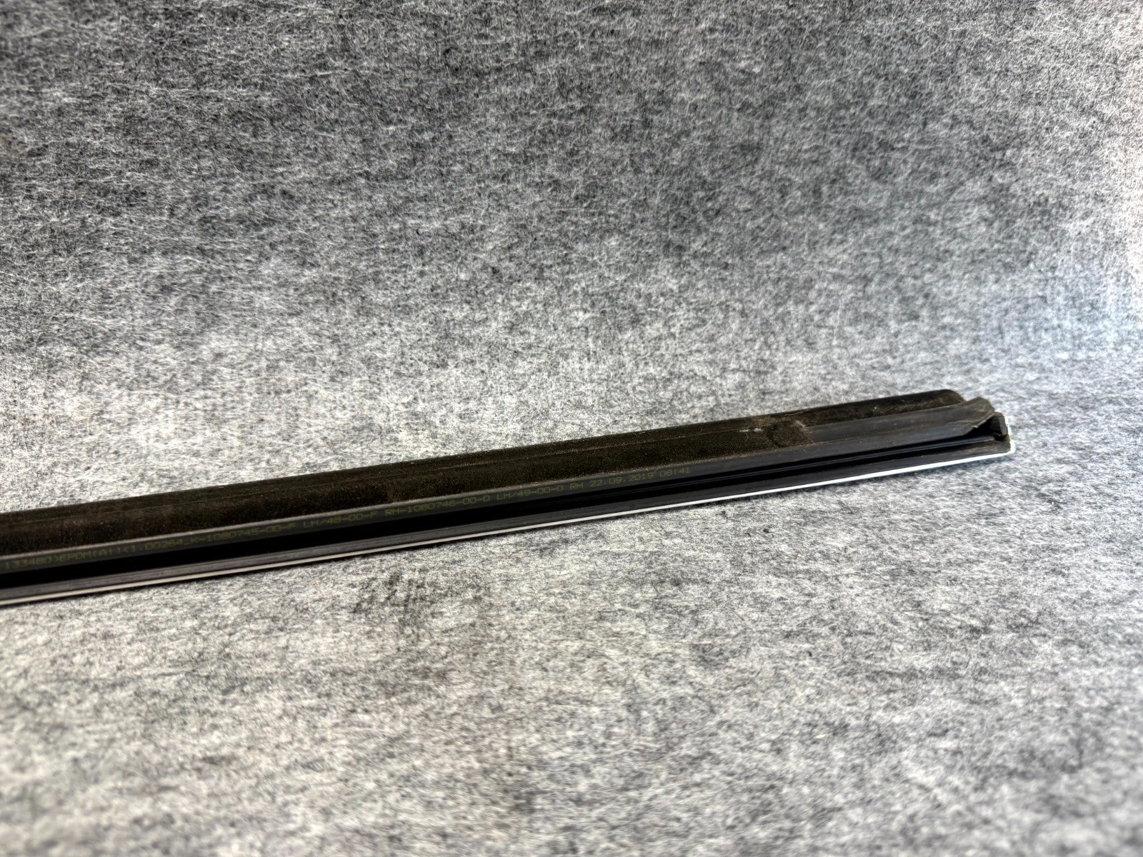 ♦️17–23 TESLA MODEL 3 REAR LEFT SIDE DOOR MOLDING TRIM STRIP OEM, 1080745-01-J