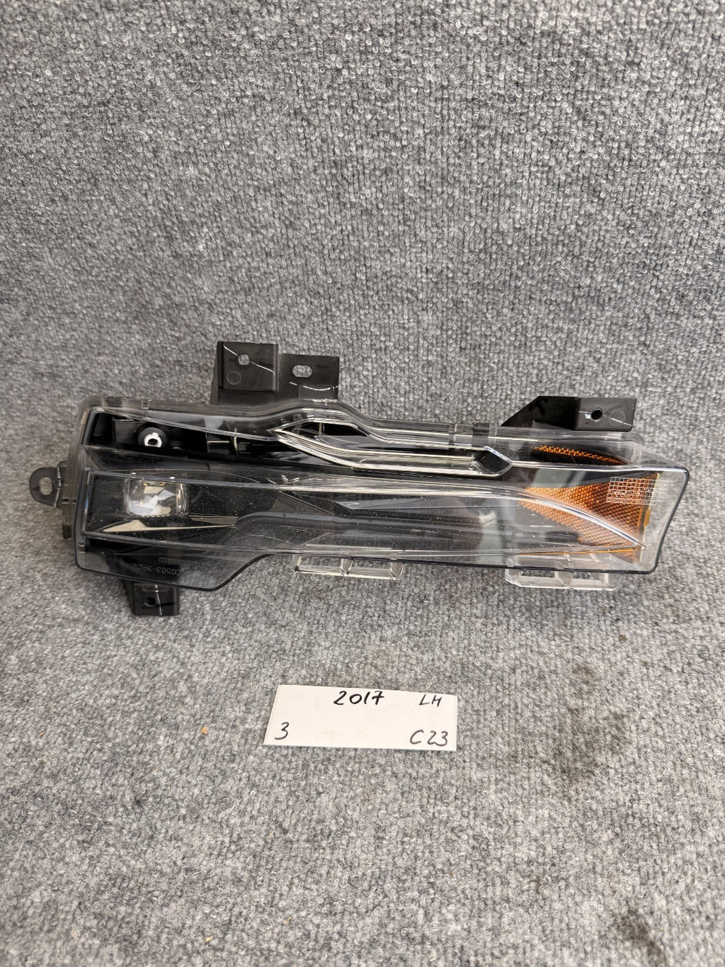 2017 - 2024 TESLA MODEL Y/3 FRONT LEFT SIDE FOG LIGHT ASSY OEM, 1077391-00-E