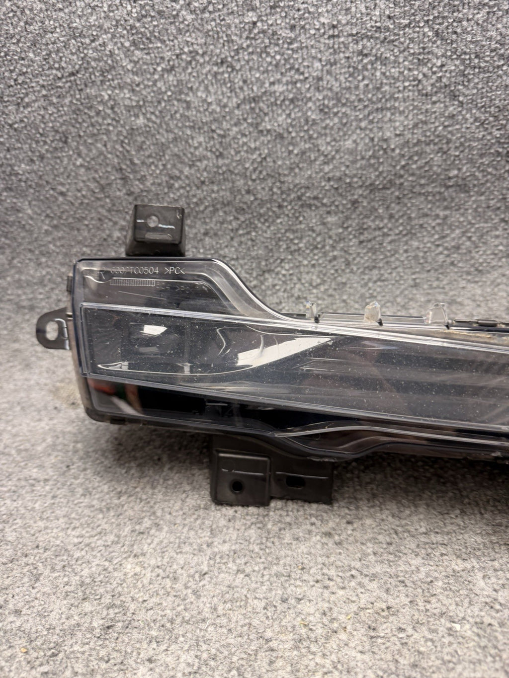 OEM Tesla Model 3 Y Right Passenger Fog Light Signature Lamp 1077392-00-F New