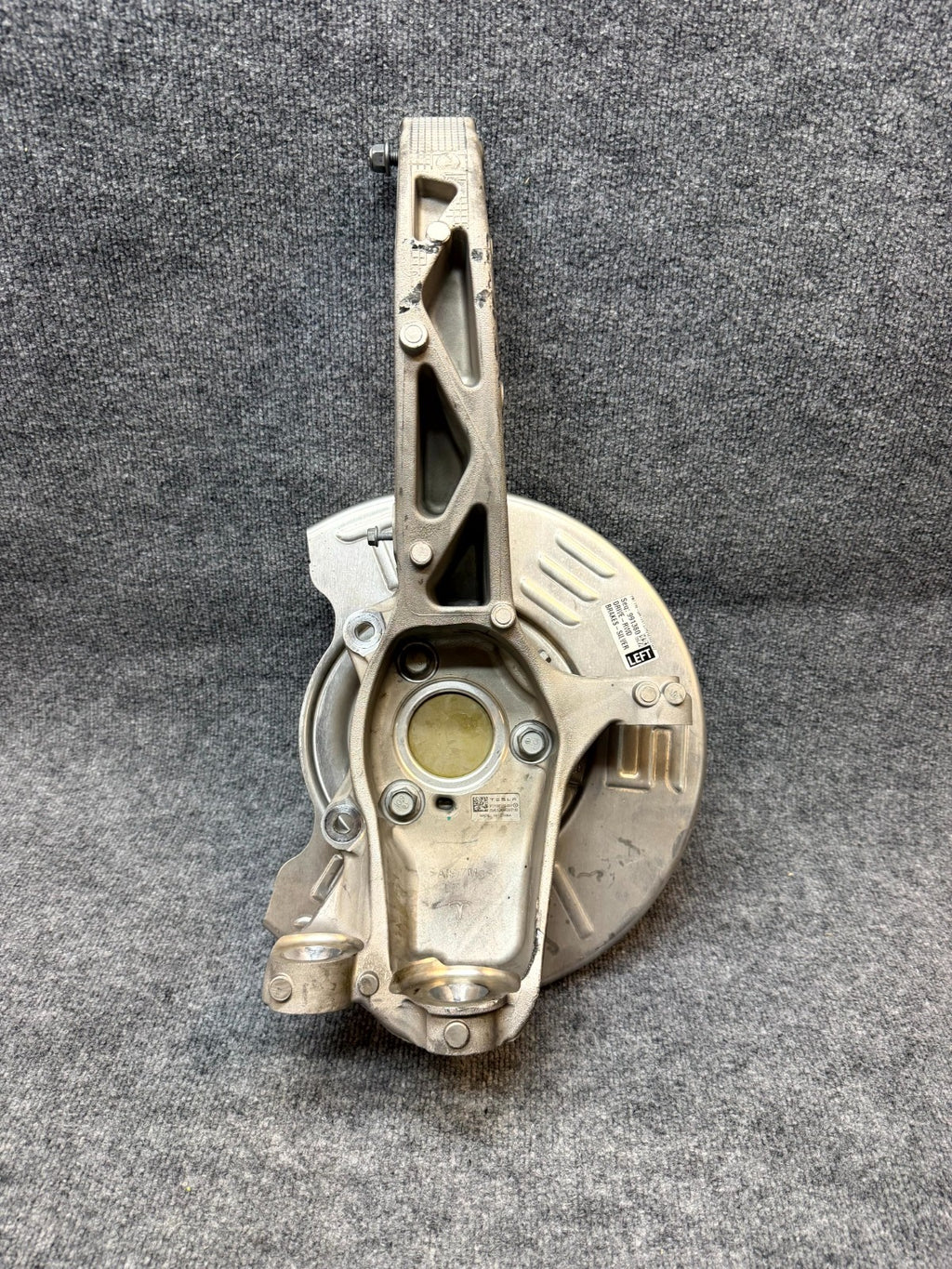 2020-2024 TESLA MODEL Y FRONT LEFT SPINDLE KNUCKLE HUB & SHIELD OEM,1188311-00-F