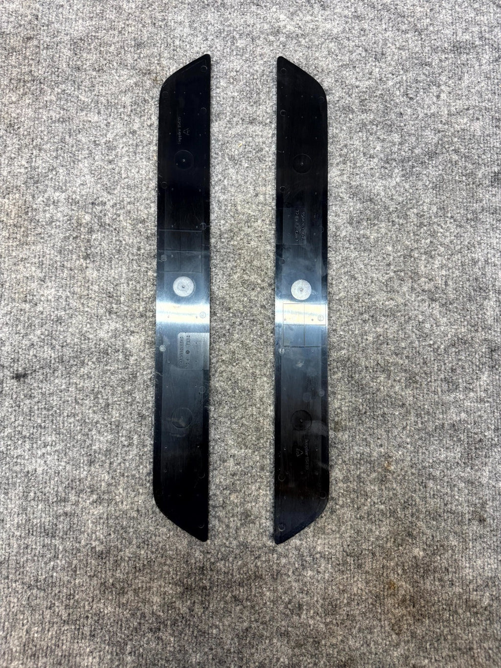 17-23 TESLA MODEL 3 FRONT LEFT/RIGHT DOOR SILL SCUFF PLATE PANEL OEM, 150476300C