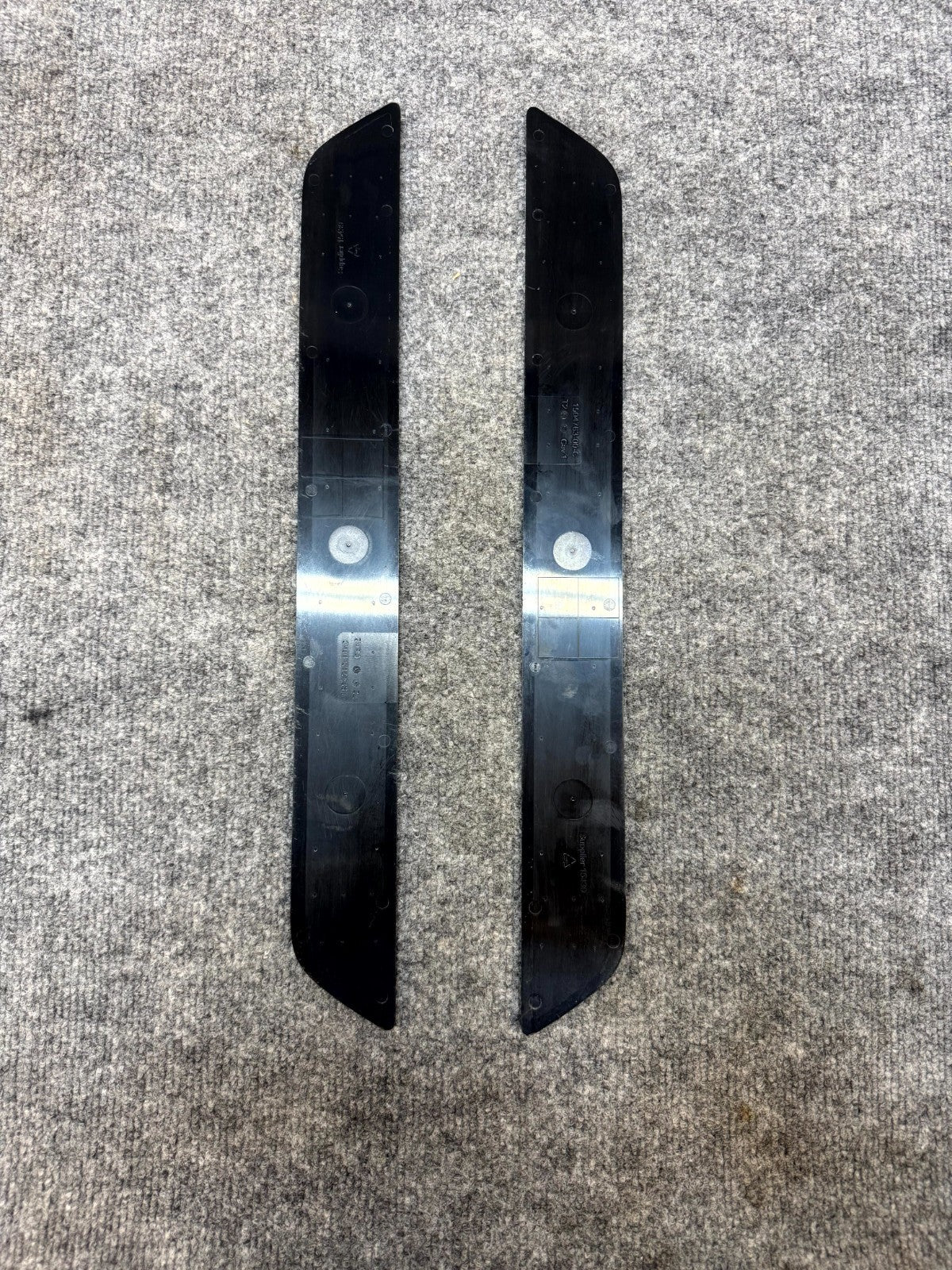 17-23 TESLA MODEL 3 FRONT LEFT/RIGHT DOOR SILL SCUFF PLATE PANEL OEM, 150476300C