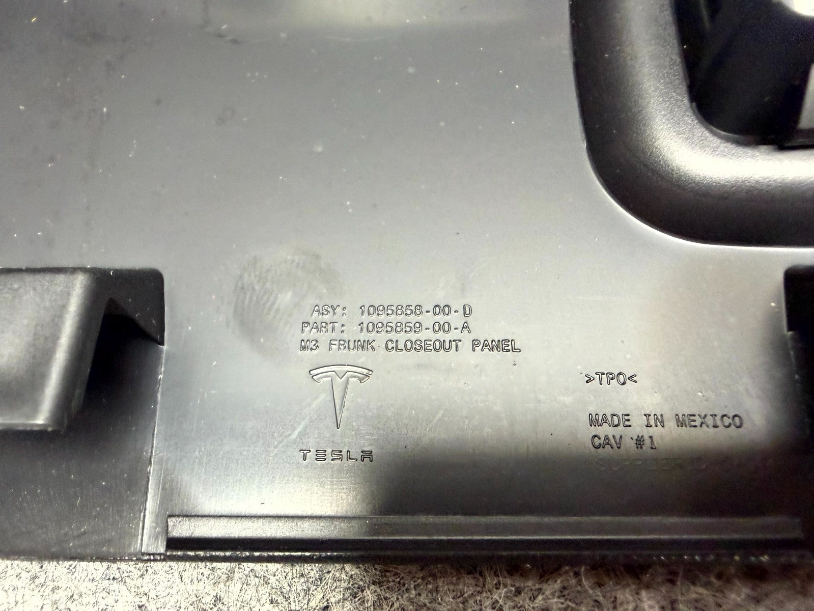 ♦️17–23 TESLA MODEL 3 FRONT FRUNK CLOSE OUT PANEL HOOD LATCH COVER OEM,109585800