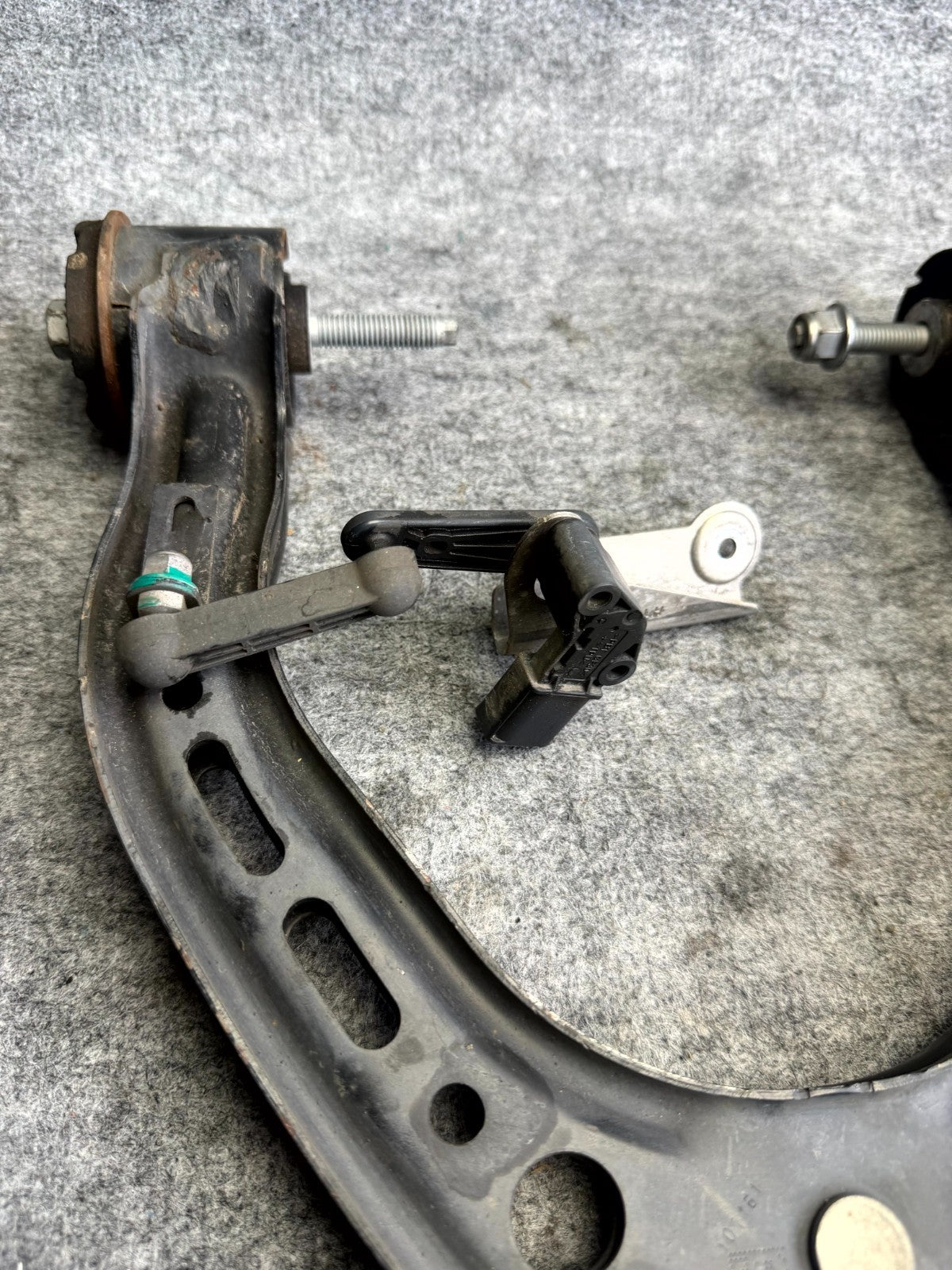 ♦️2012 - 2020 TESLA MODEL S FRONT LEFT SIDE UPPER CONTROL ARM OEM 1043965-00-A
