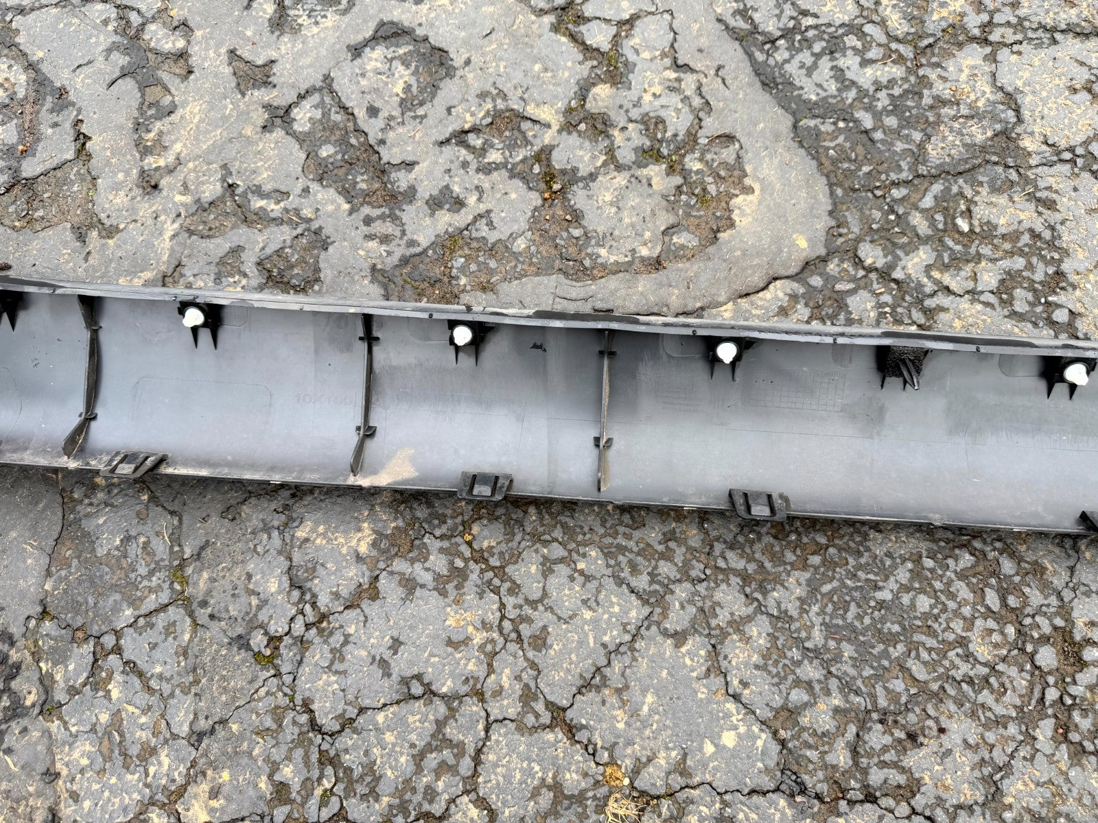 ♦️2020-2024 TESLA MODEL Y LEFT SIDE SKIRT ROCKER COVER MOLDING OEM 1497740-00-B