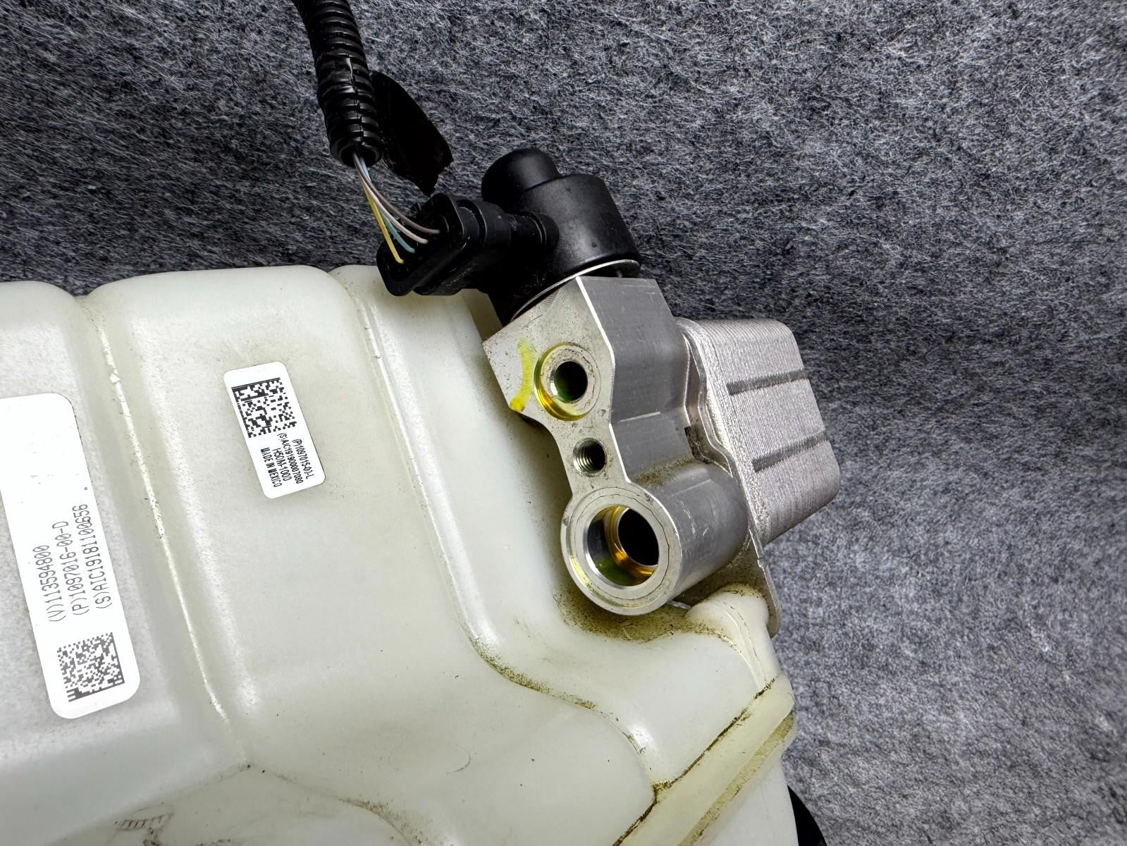 ♦️2017-2023 TESLA MODEL 3 COOLANT EXPANSION TANK WITH PUMP OEM 1097016-00-D