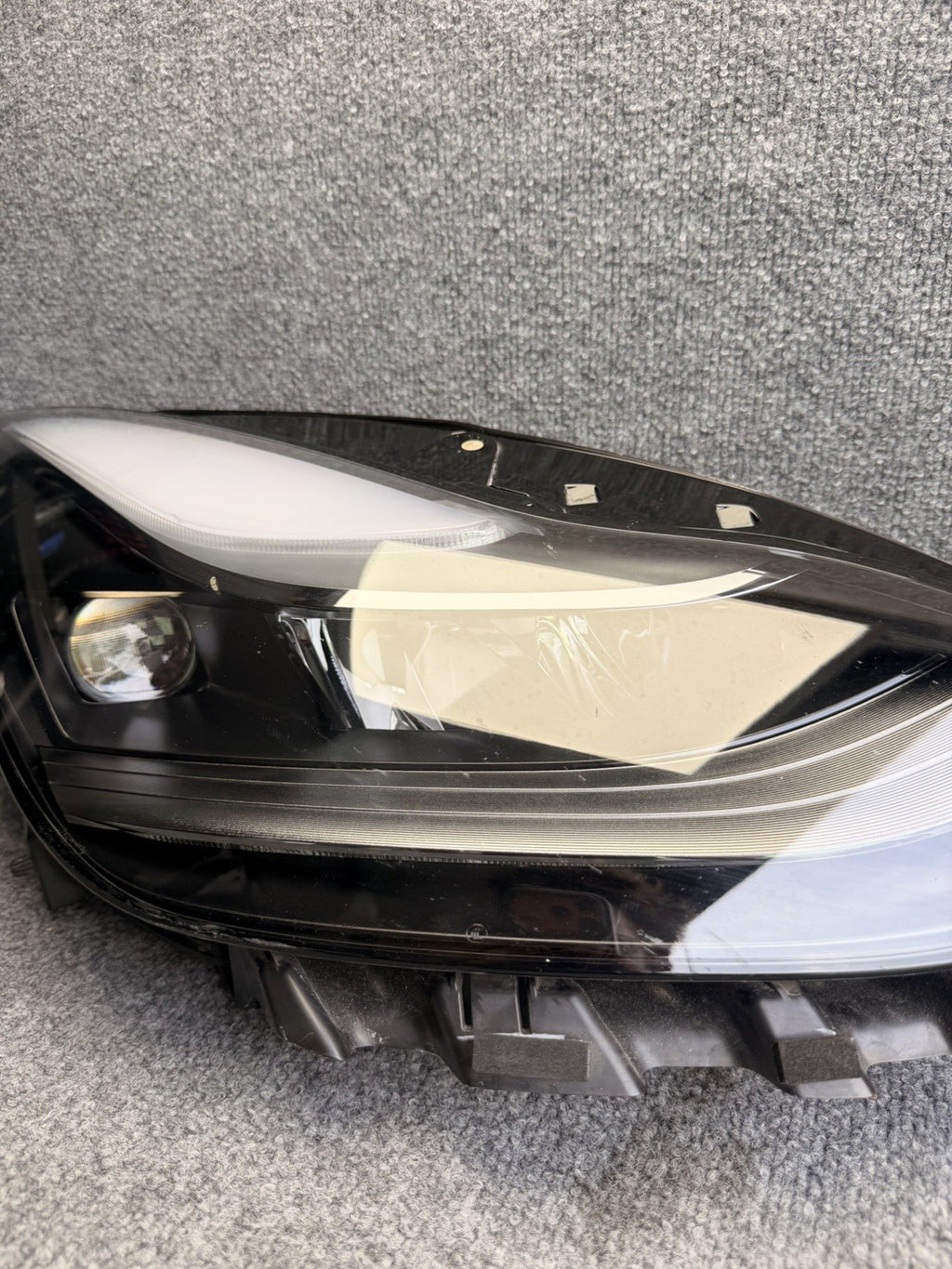 OEM 2021 - 2024 Tesla Model Y Right Passenger Matrix LED Headlight 1514953-00-D