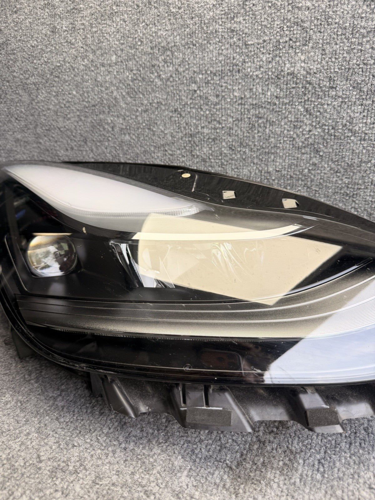 OEM 2021 - 2024 Tesla Model Y Right Passenger Matrix LED Headlight 1514953-00-D