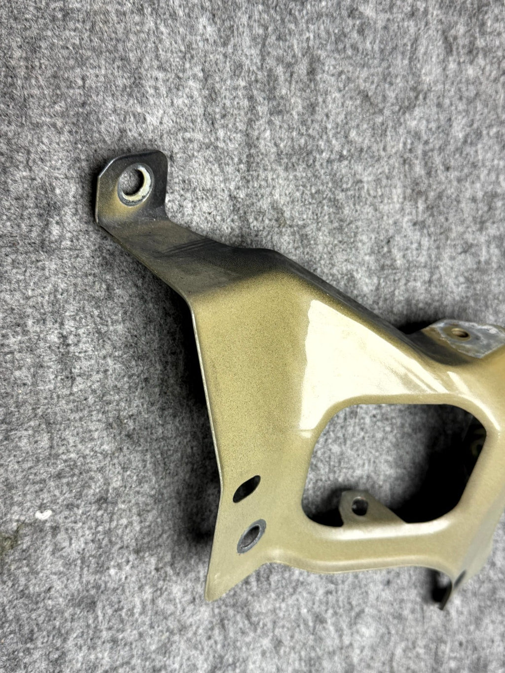 ♦️17–23 TESLA MODEL 3 FRONT LEFT SIDE FENDER SUPPORT BRACKET OEM, 1086017-00-D