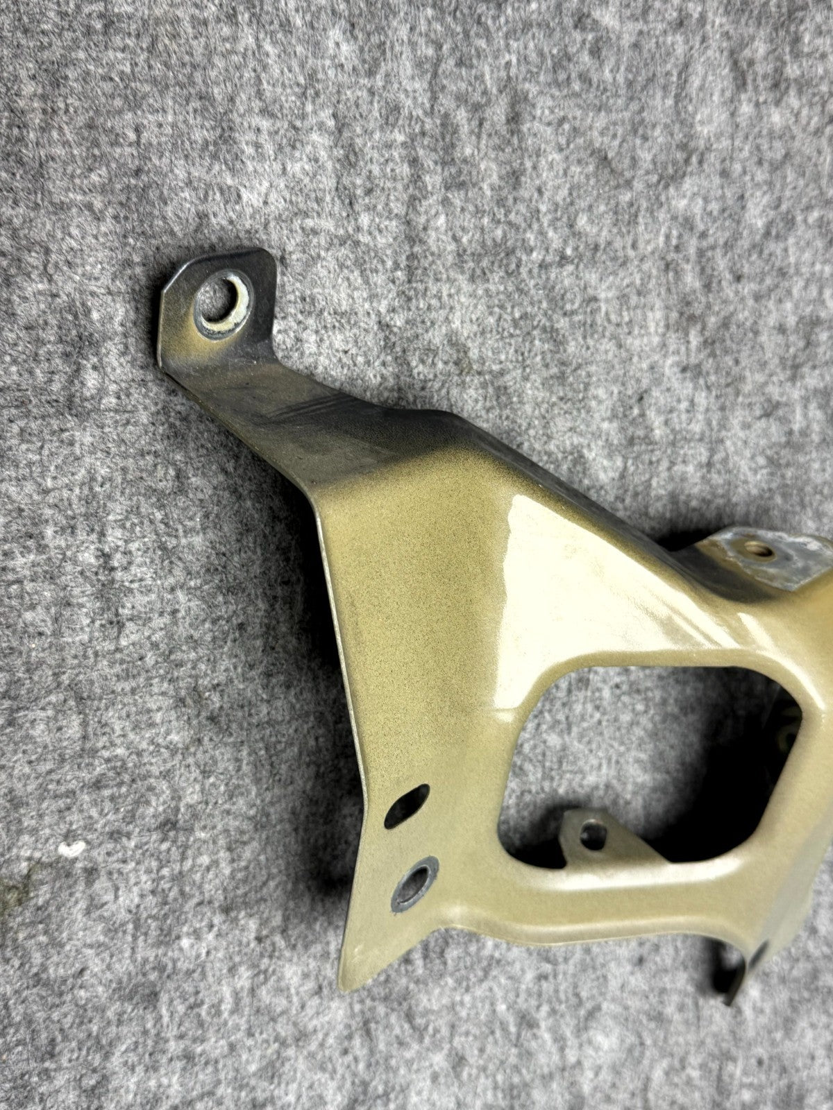 ♦️17–23 TESLA MODEL 3 FRONT LEFT SIDE FENDER SUPPORT BRACKET OEM, 1086017-00-D