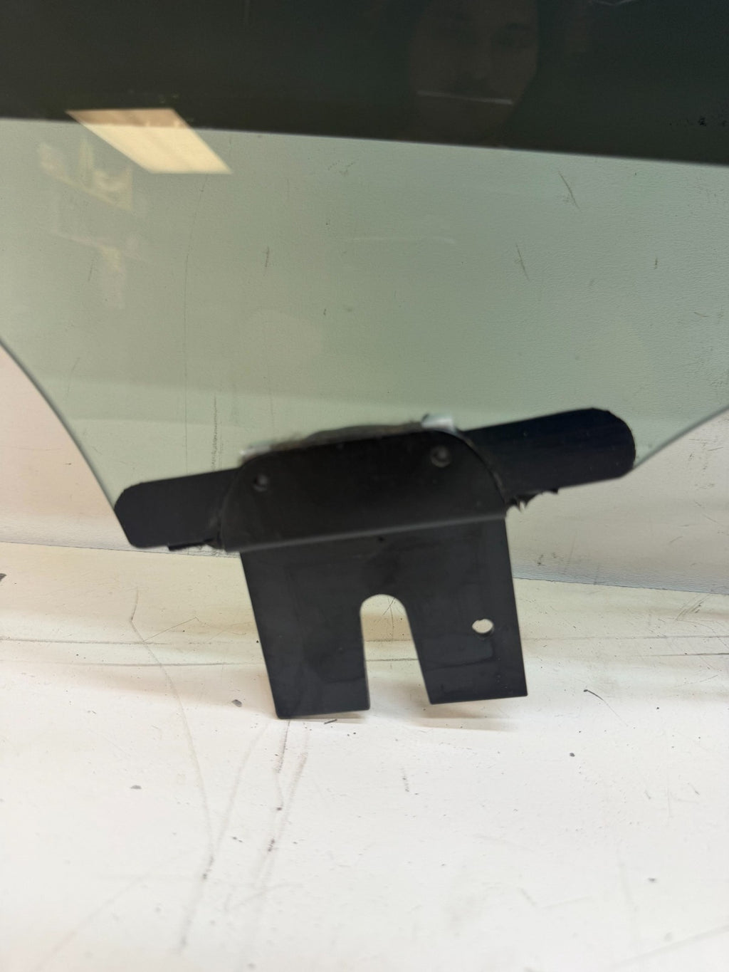 2016-2020 Tesla Model X Front Right Passenger Side Door Window Glass 43R-004530