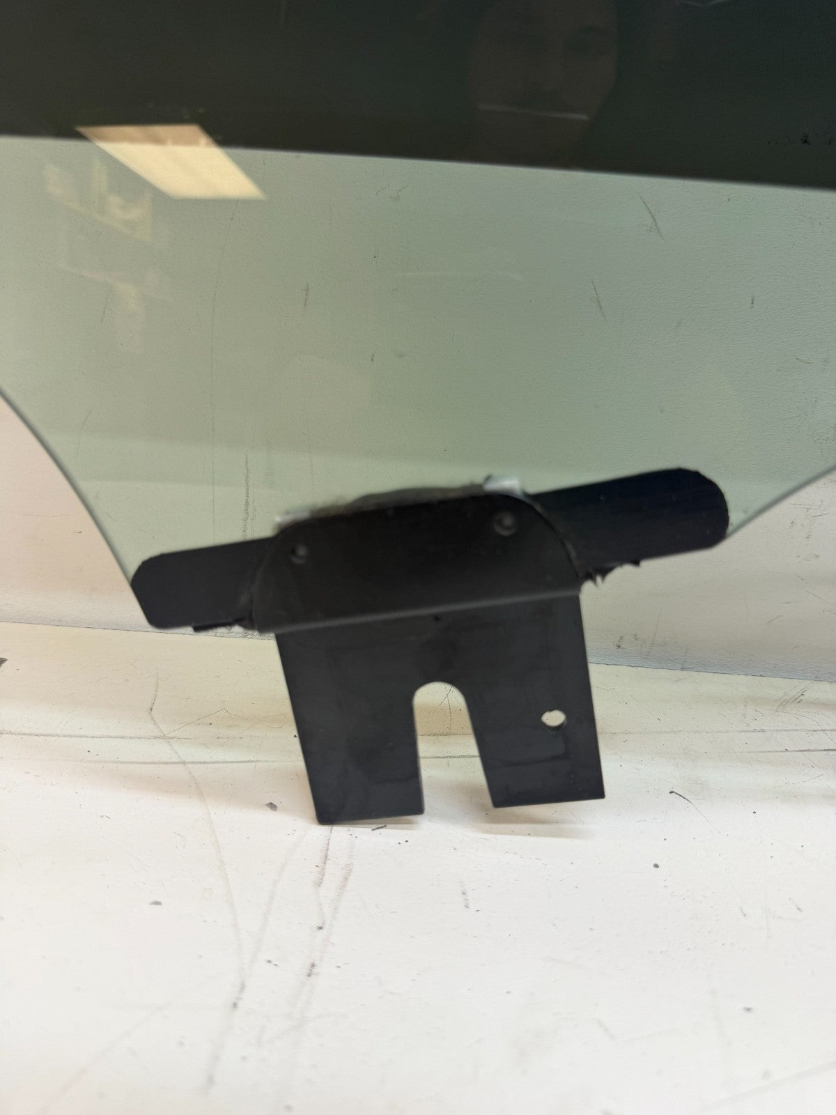 2016-2020 Tesla Model X Front Right Passenger Side Door Window Glass 43R-004530