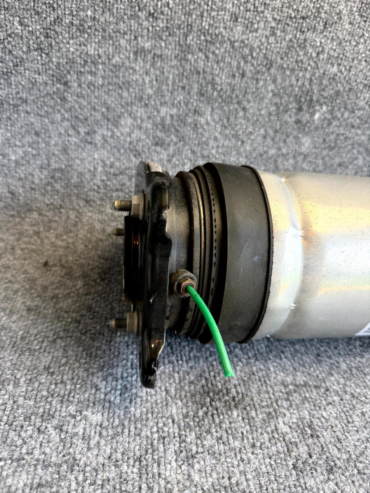2016 – 2020 TESLA MODEL S REAR RIGHT SIDE AIR SPRING SHOCK OEM, 1067466-00-C