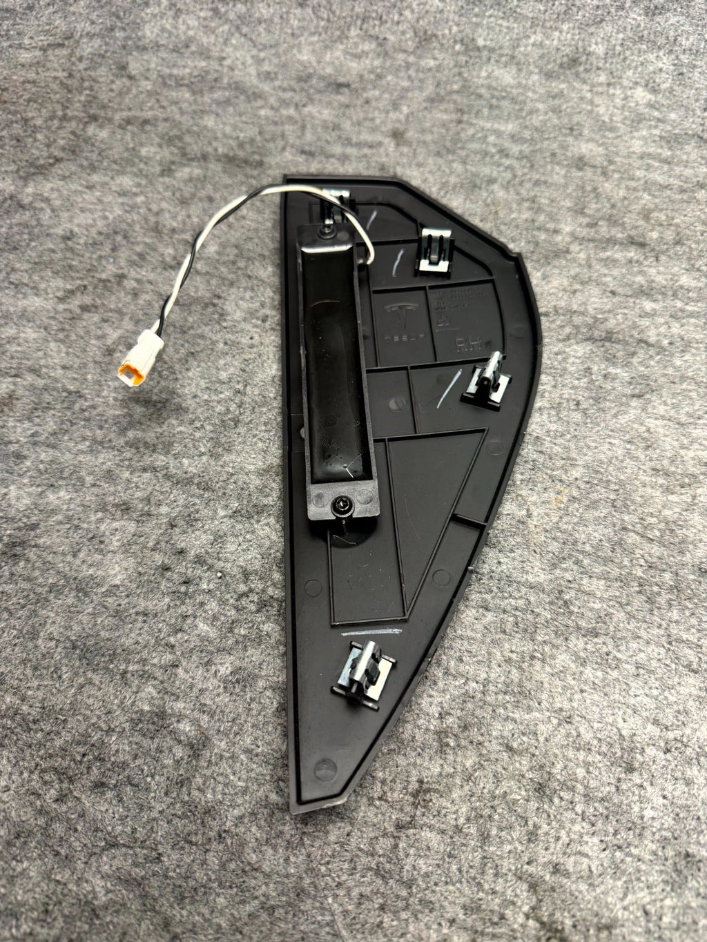 ♦️2012 - 2020 TESLA MODEL S FRONT RIGHT INSTRUMENT PANEL COVER OEM, 1009478-00-C