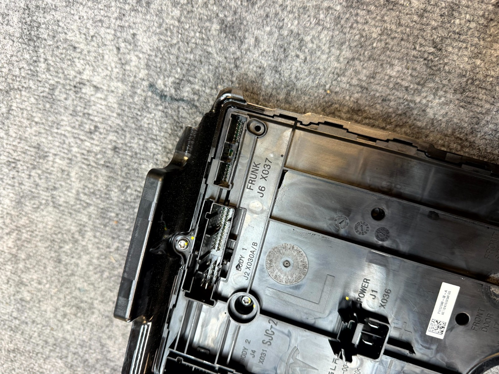 2020-2024 TESLA MODEL Y LEFT BODY CONTROLLER COMPUTER UNIT OEM, 1657648-02-A