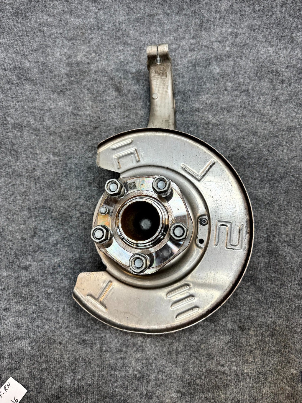 2017 - 2023 TESLA MODEL 3 FRONT RIGHT SIDE SPINDLE KNUCKLE HUB OEM, 1044316-00-E