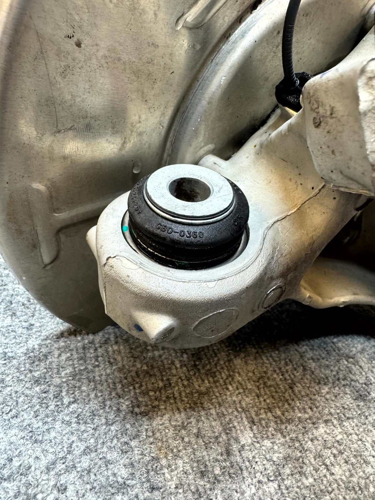 2017 - 2023 TESLA MODEL 3 REAR LEFT SIDE SPINDLE KNUCKLE HUB OEM, 1044411-00-G