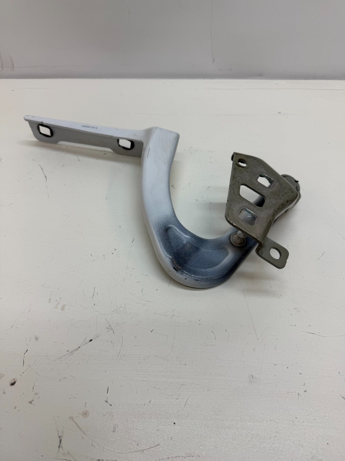 20-24 Model Y Front Left Side Hood Bonnet Hinge Closure w/ Shock 1496267-00-C