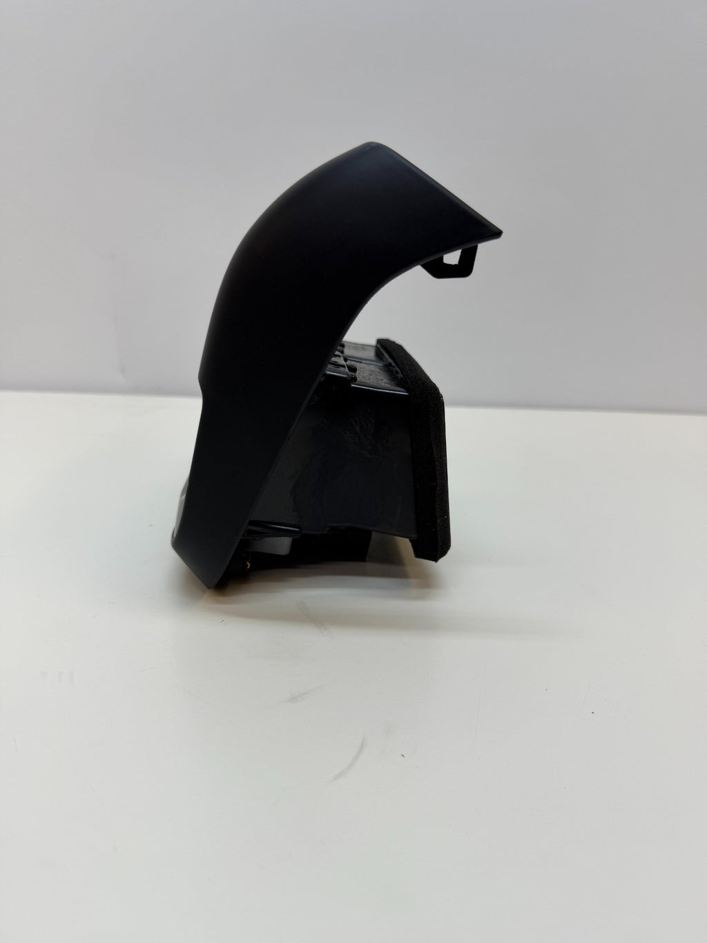 2017–2024 Tesla Model 3/Y Rear Console Air Vent Cover w/ USB Module 1111072-00-E