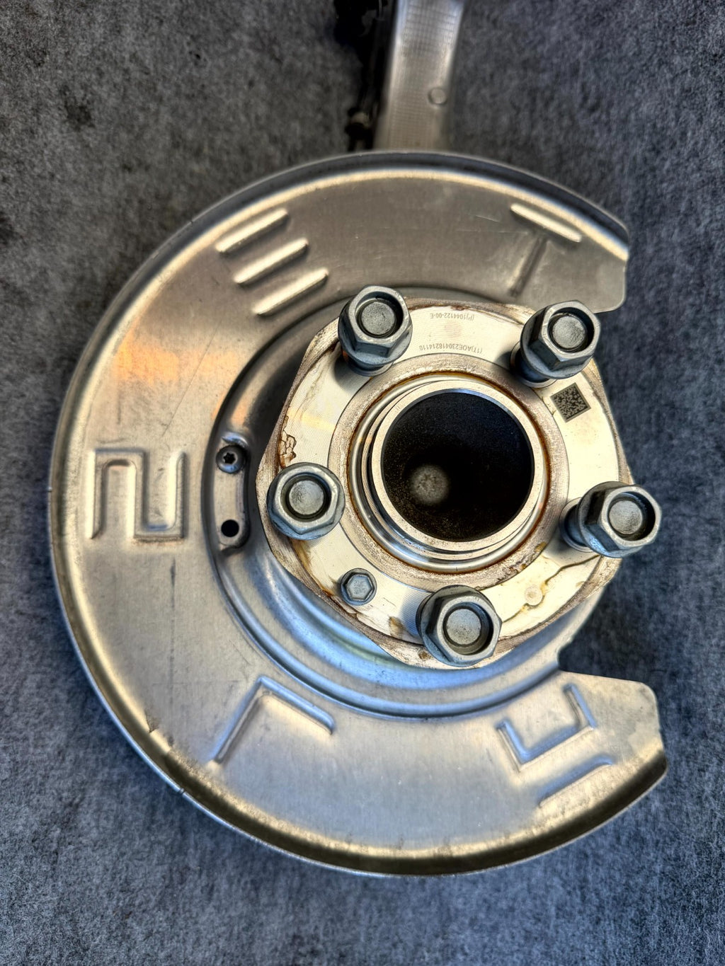 ♦️17-23 TESLA MODEL 3 FRONT LEFT SPINDLE KNUCKLE HUB & SHIELD OEM, 1044311-00-E