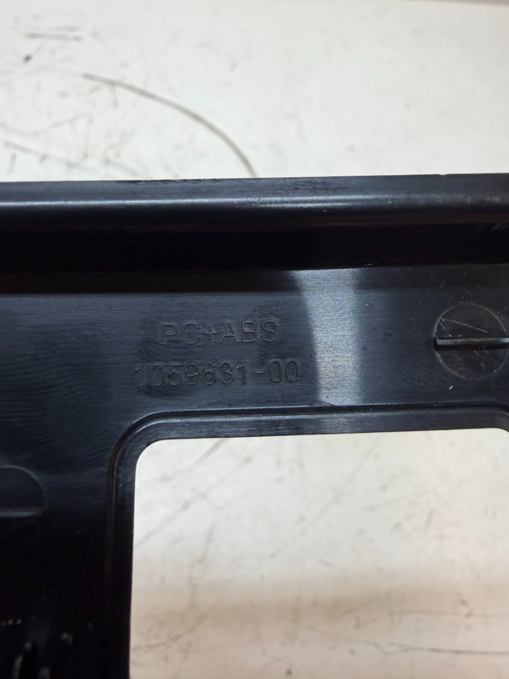 2016-20 Tesla Model X Rear Left Door Cover Inner Bracket 1059547-00