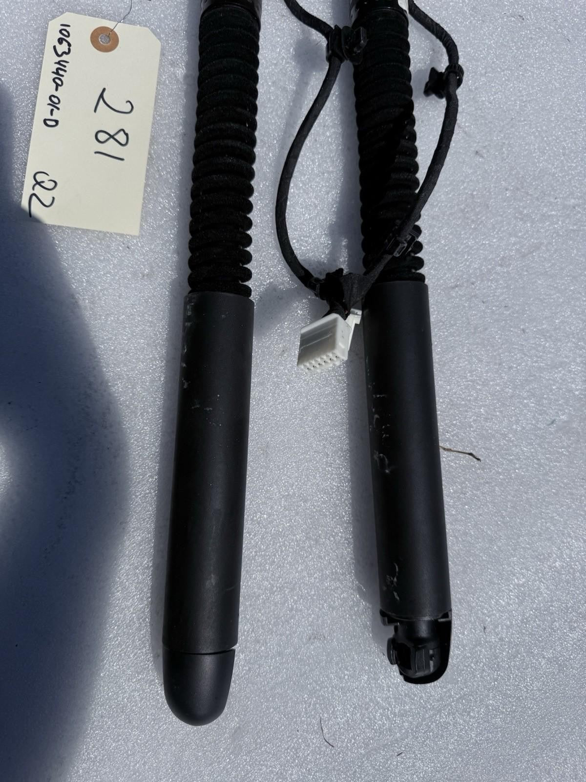 ♦️16-23 TESLA MODEL X REAR RIGHT DOOR TRUNK LIFTGATE SHOCK SET OEM, 1063440-01-D