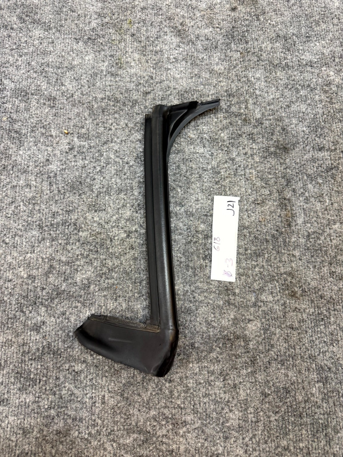 17-23 TESLA MODEL 3 REAR LEFT QUARTER GLASS WEATHERSTRIP SEAL OEM, 1497715-00-D