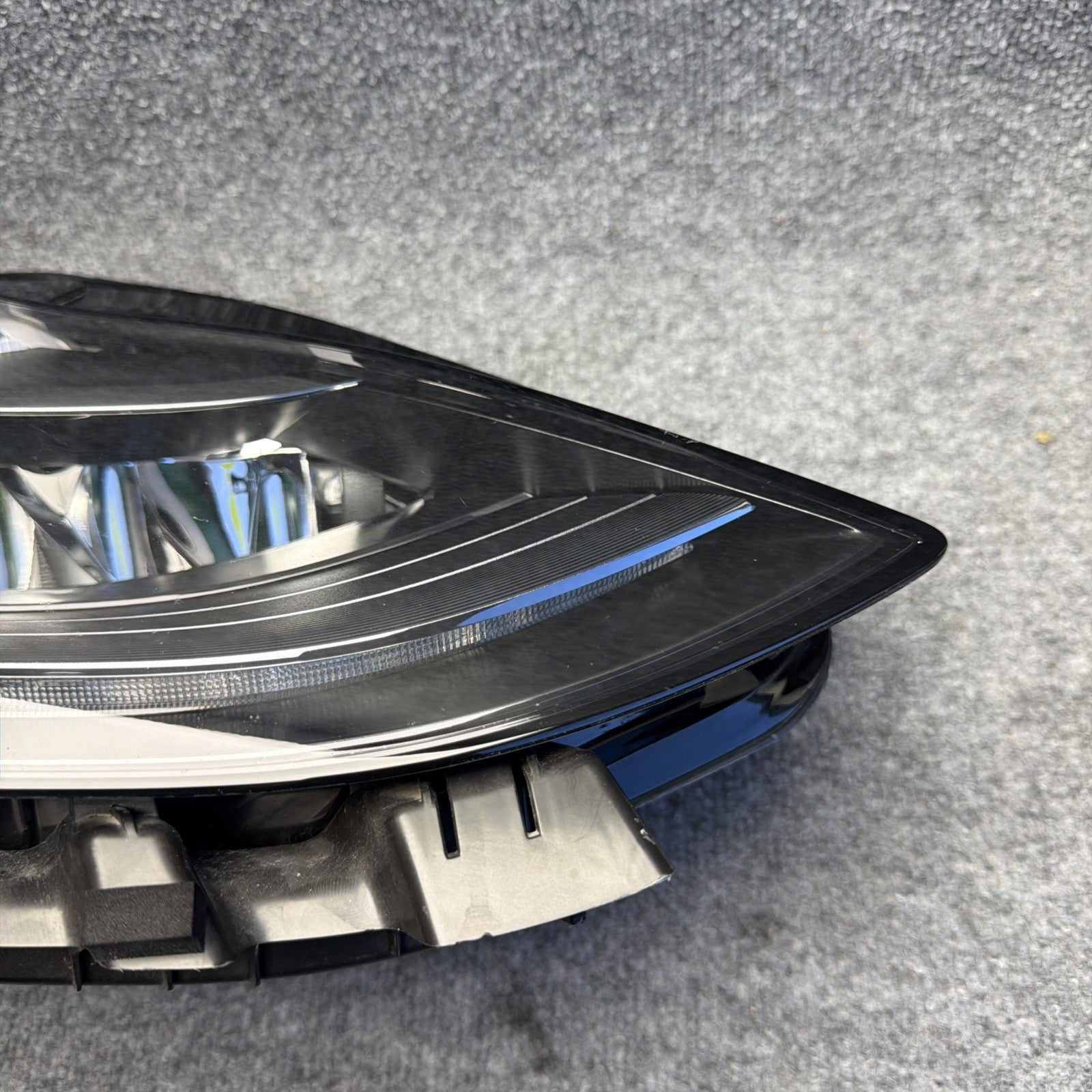 2021-2024 Tesla Model Y/3 Right Passenger Matrix LED Headlight 1514953-00-D