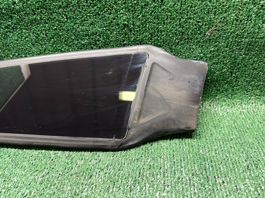 ♦️20 - 24 TESLA MODEL Y UPPER RIGHT SIDE B PILLAR MOLDING TRIM OEM, 1516258-00-D