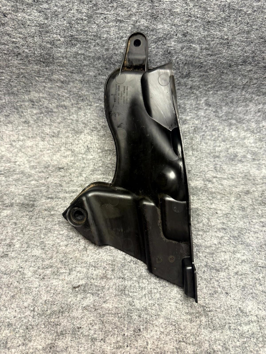 ♦️17-23 TESLA MODEL 3 FRONT RIGHT SIDE STRUT SHOCK TOWER COVER OEM, 1081695-00-A