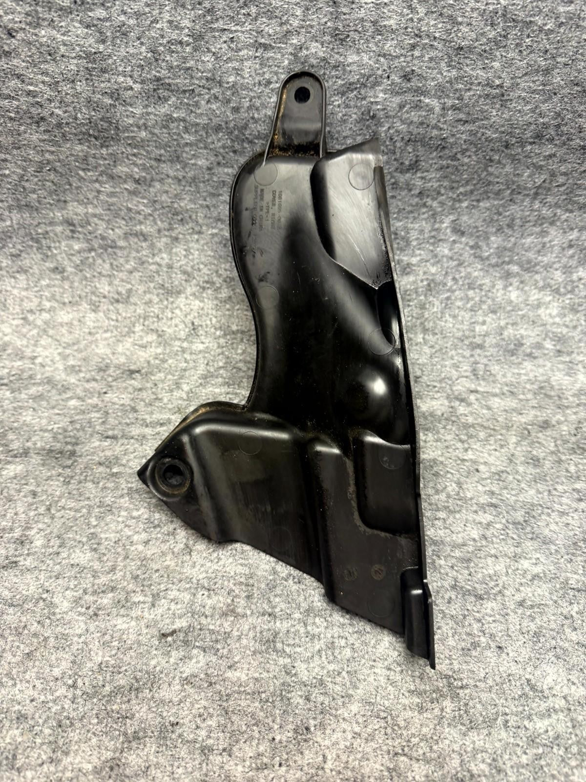 ♦️17-23 TESLA MODEL 3 FRONT RIGHT SIDE STRUT SHOCK TOWER COVER OEM, 1081695-00-A