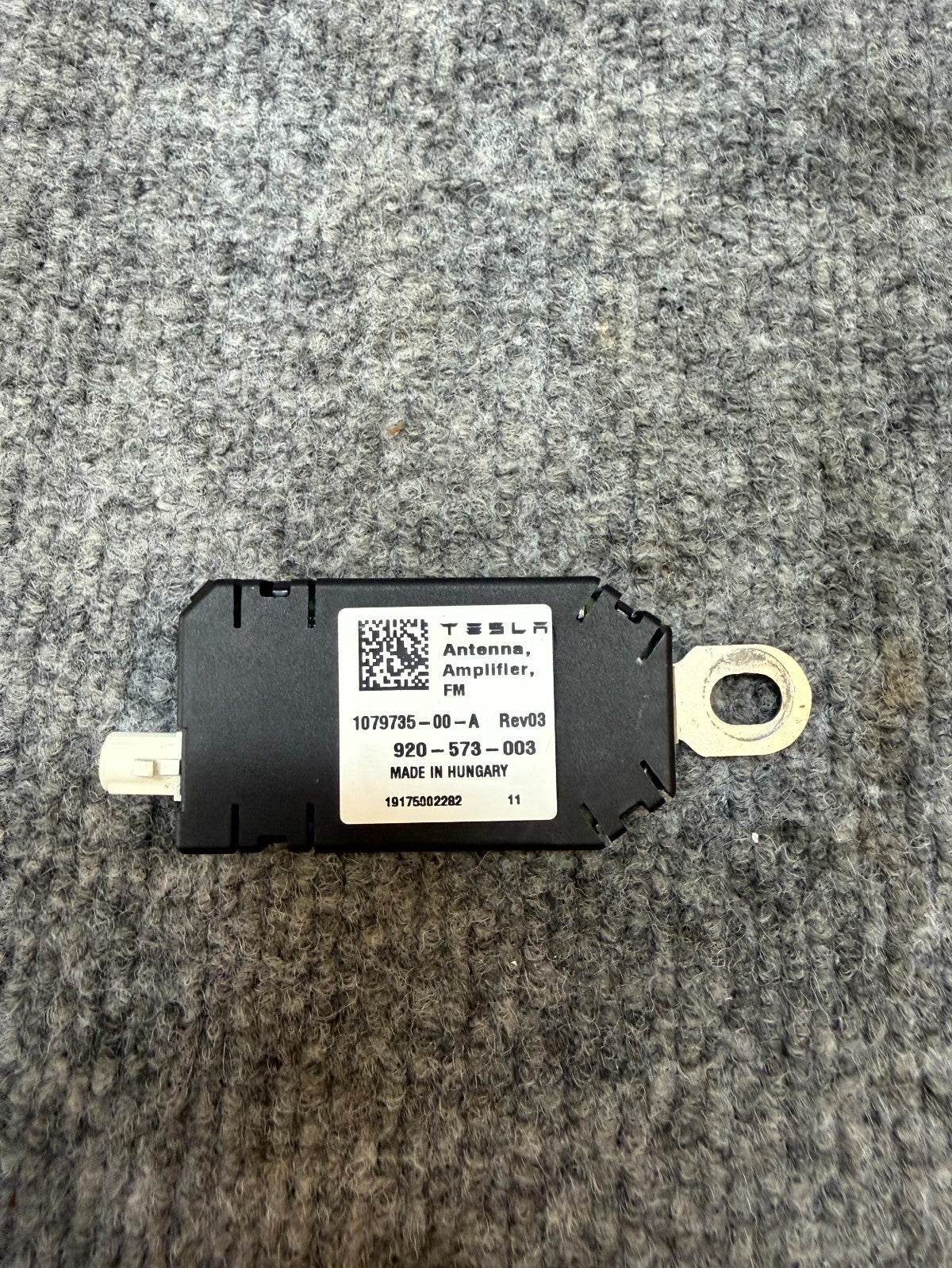 2017–2023 TESLA MODEL 3 ANTENNA AMPLIFIER FM RADIO MODULE OEM, 1079735-00-A