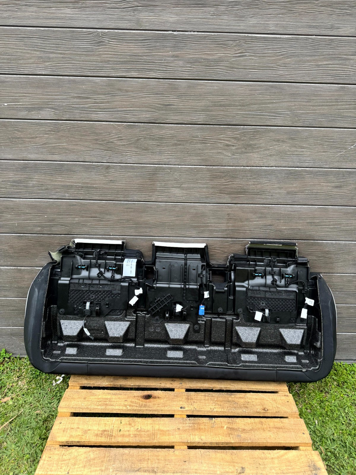 2020-2024 TESLA MODEL Y REAR SECOND 2ND ROW LOWER SEAT CUSHION OEM, 1552127-02-A