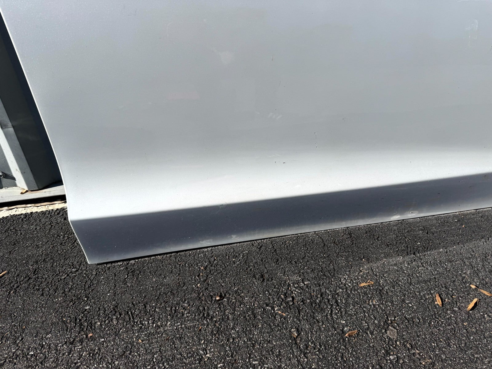 ♦️2017 - 2023 TESLA MODEL 3 FRONT RIGHT SIDE DOOR SHELL PANEL OEM, 1081420-E0-D