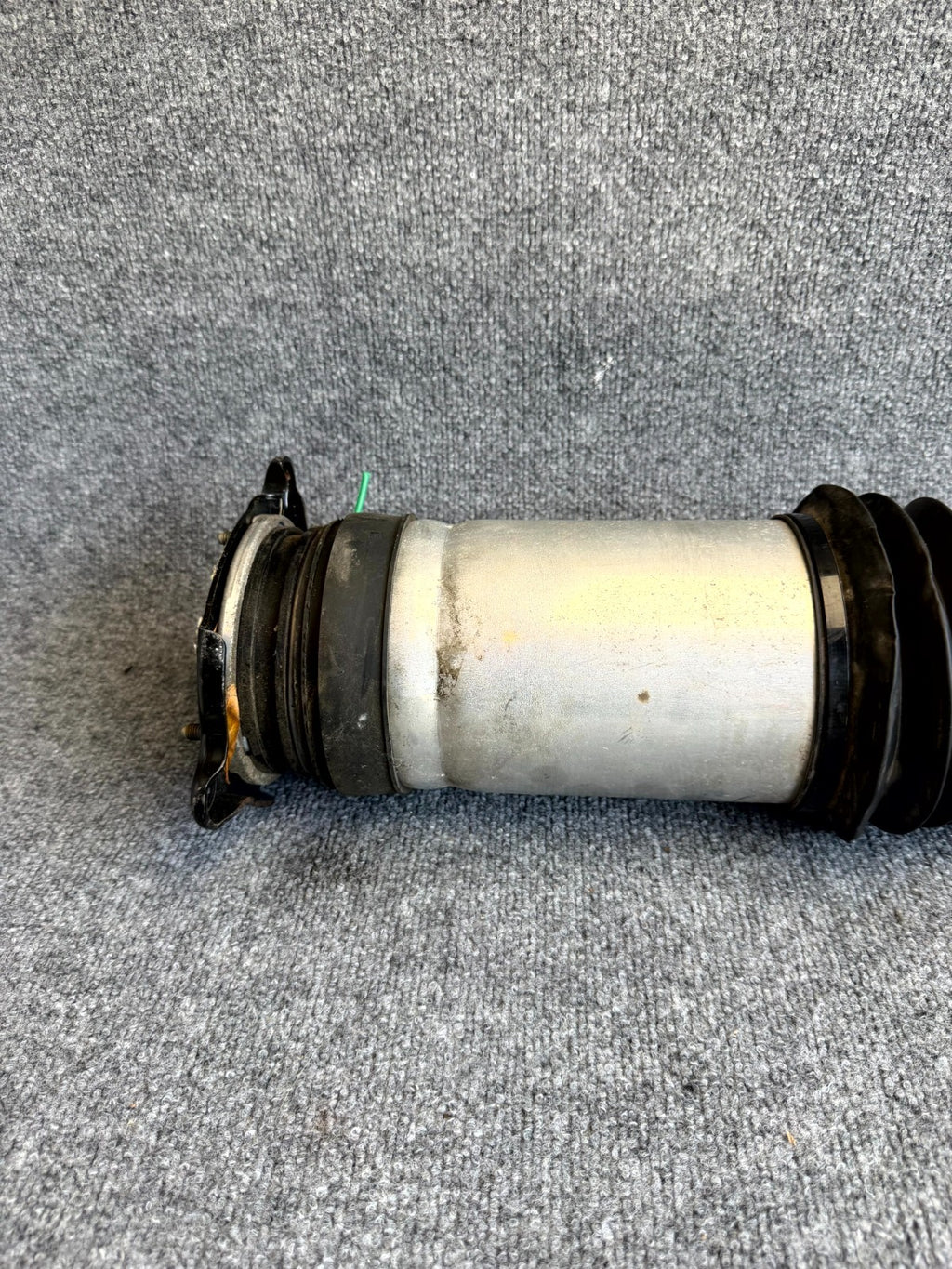 2016 – 2020 TESLA MODEL S REAR RIGHT SIDE AIR SPRING SHOCK OEM, 1067466-00-C