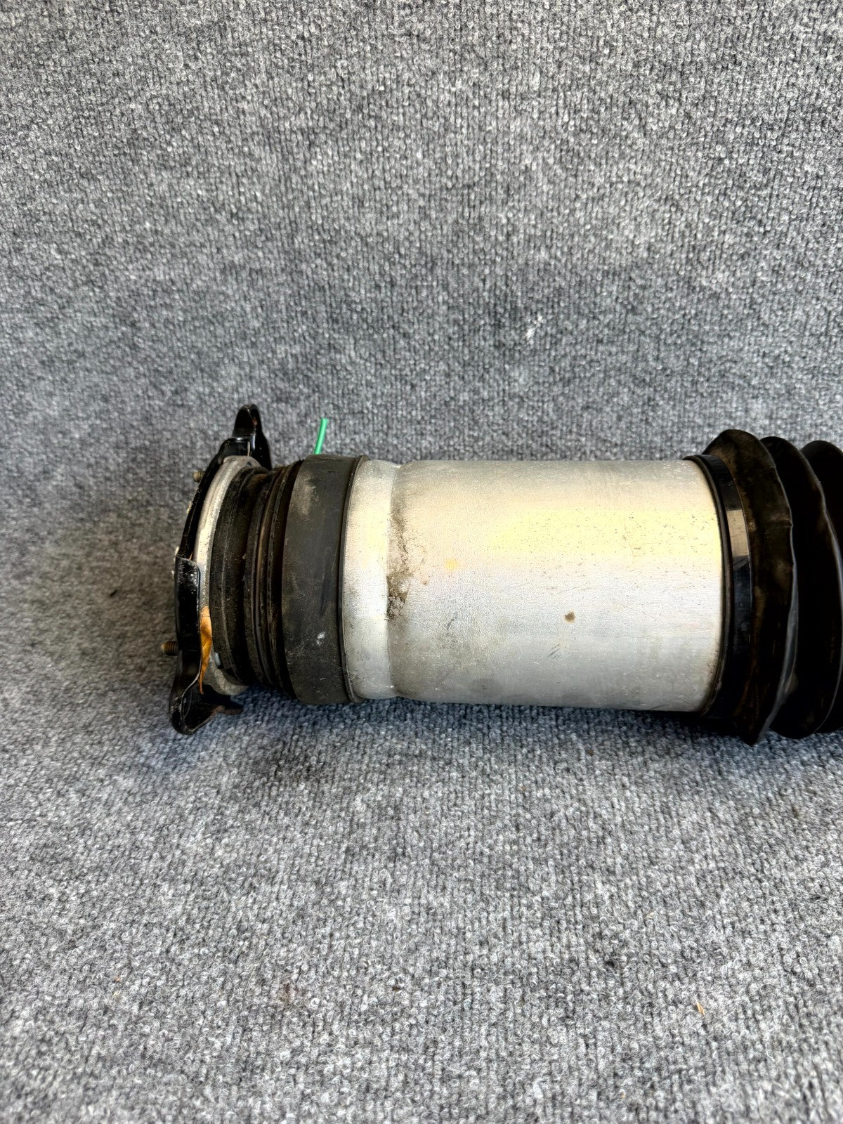 2016 – 2020 TESLA MODEL S REAR RIGHT SIDE AIR SPRING SHOCK OEM, 1067466-00-C