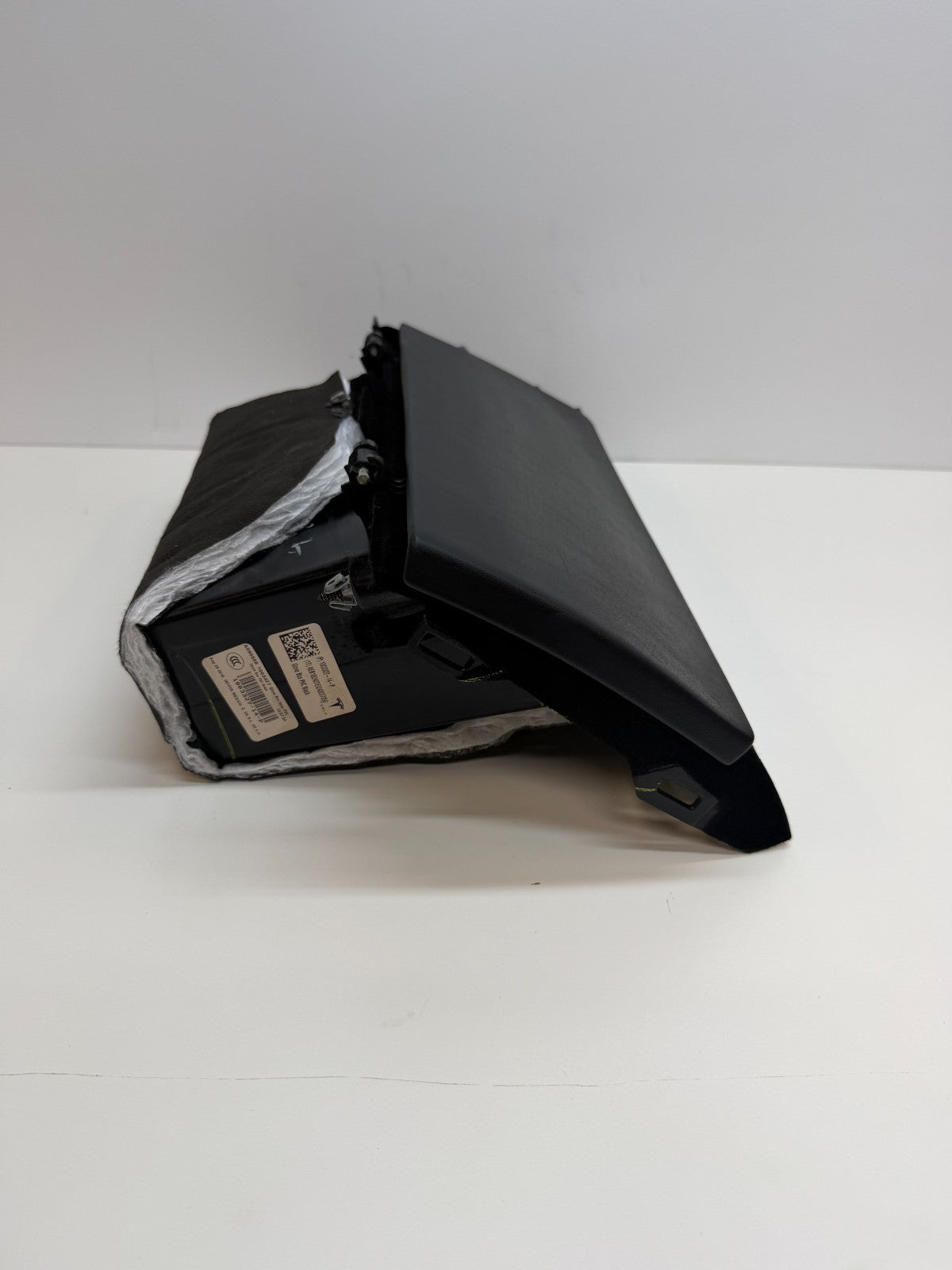 2016-2020 TESLA MODEL S DASH DASHBOARD GLOVE BOX STORAGE COMPARTMEN 1003327-14-P