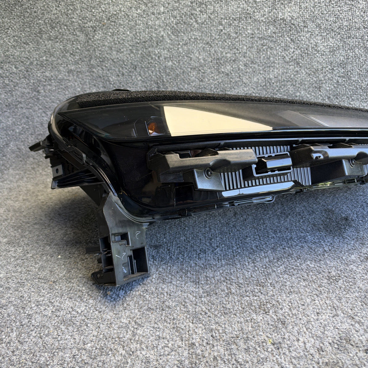 OEM  2026 Tesla Model Y Standard LED Right Passenger Headlight 2074462-00-D