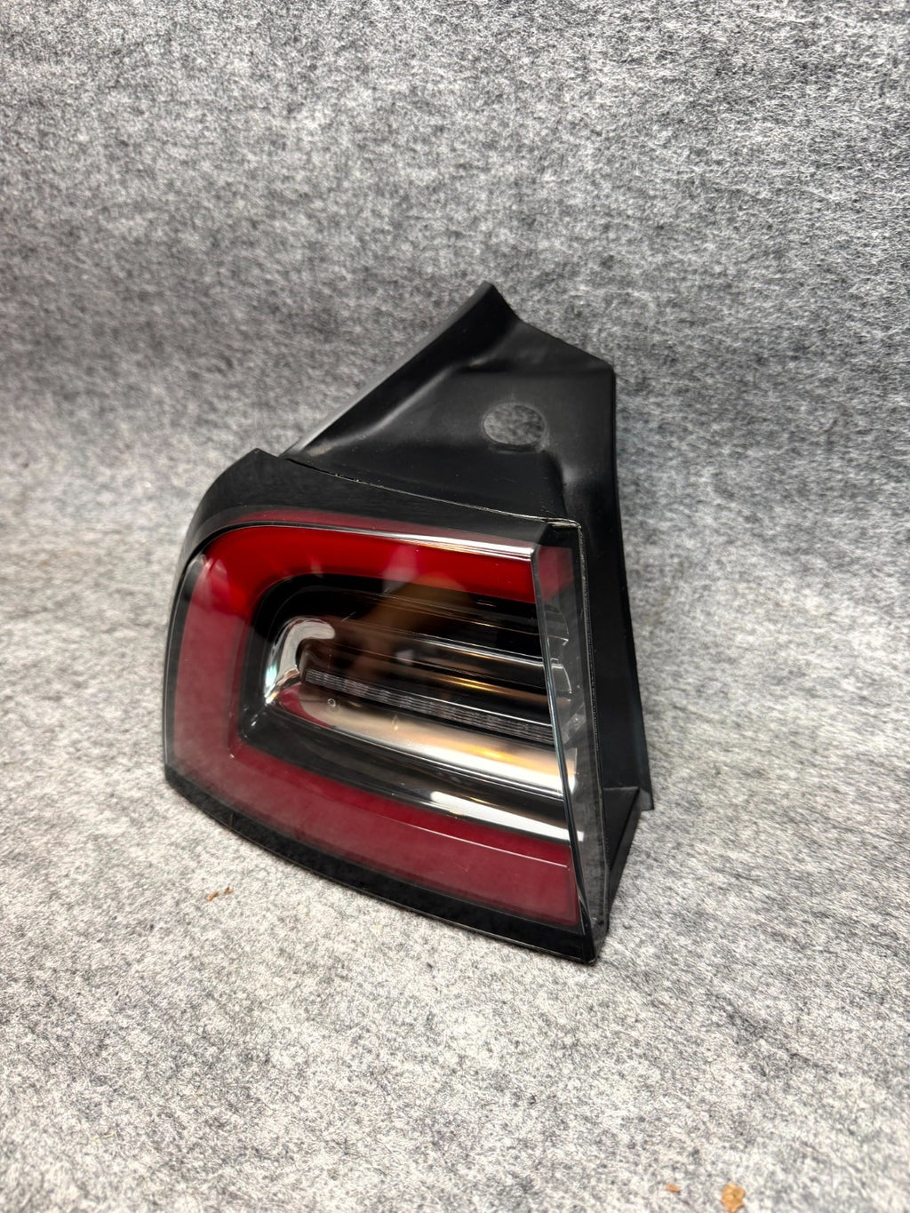 ♦️2017-2023 TESLA MODEL 3 REAR LEFT DRIVER SIDE TAILLIGHT LAMP OEM, 1077397-00-H