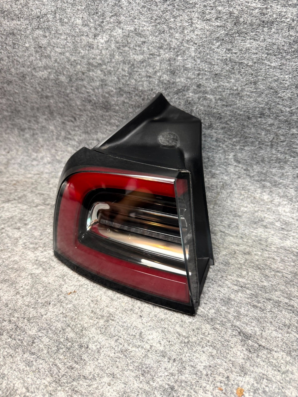 ♦️2017-2023 TESLA MODEL 3 REAR LEFT DRIVER SIDE TAILLIGHT LAMP OEM, 1077397-00-H