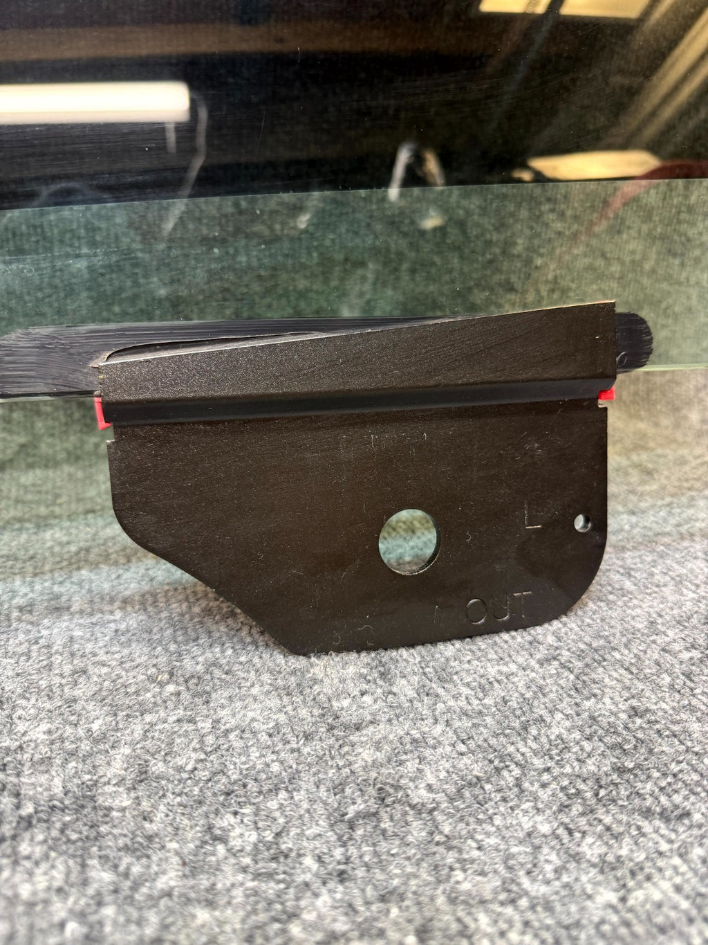 2020-2024 TESLA MODEL Y FRONT LEFT DRIVER SIDE DOOR WINDOW GLASS OEM, 43R-014955