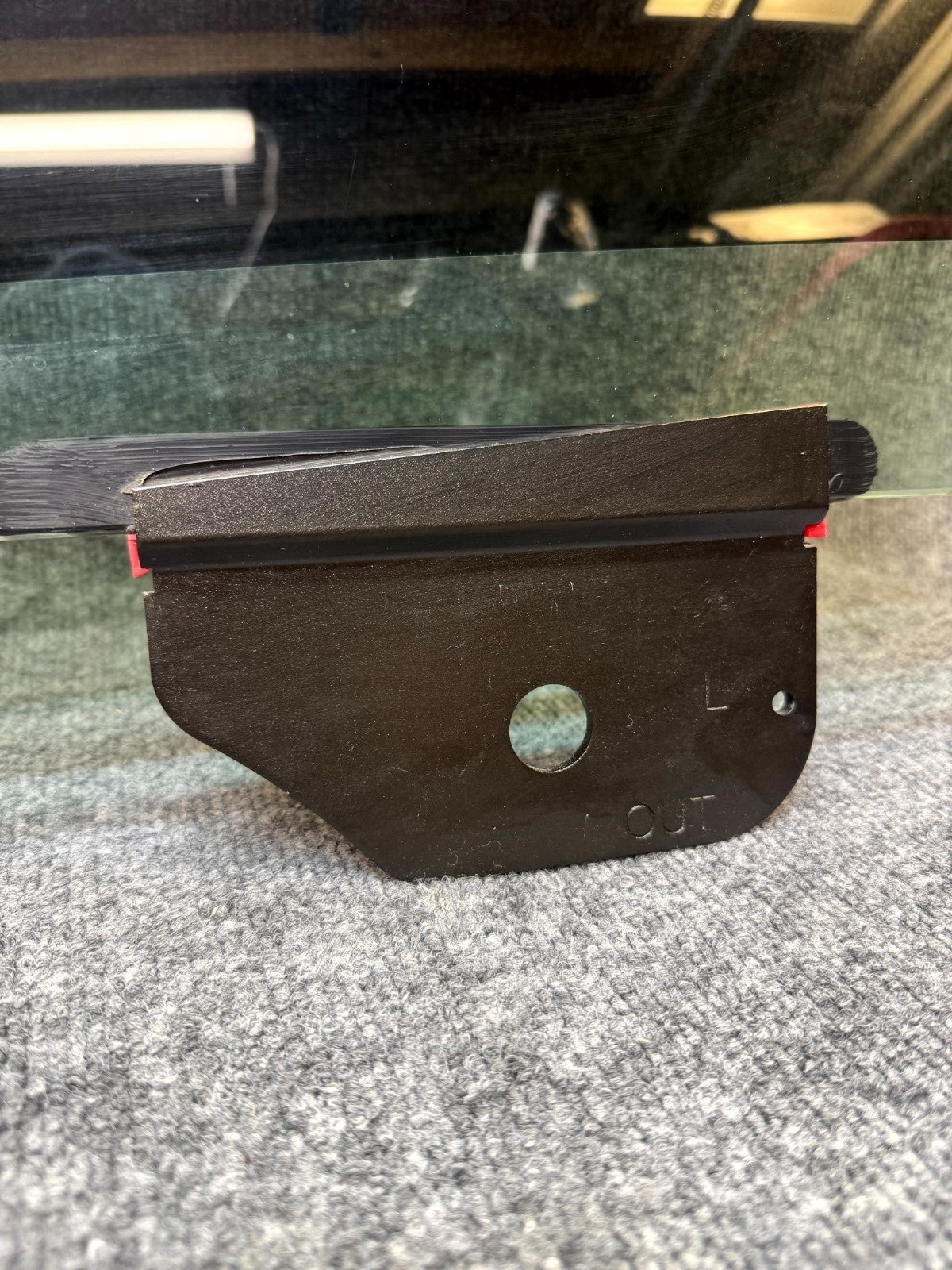 2020-2024 TESLA MODEL Y FRONT LEFT DRIVER SIDE DOOR WINDOW GLASS OEM, 43R-014955
