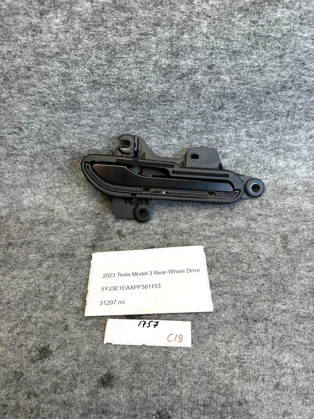 ♦️2017 - 2023 TESLA MODEL 3 RIGHT SIDE EXTERIOR DOOR HANDLE OEM, 1528115-00-D