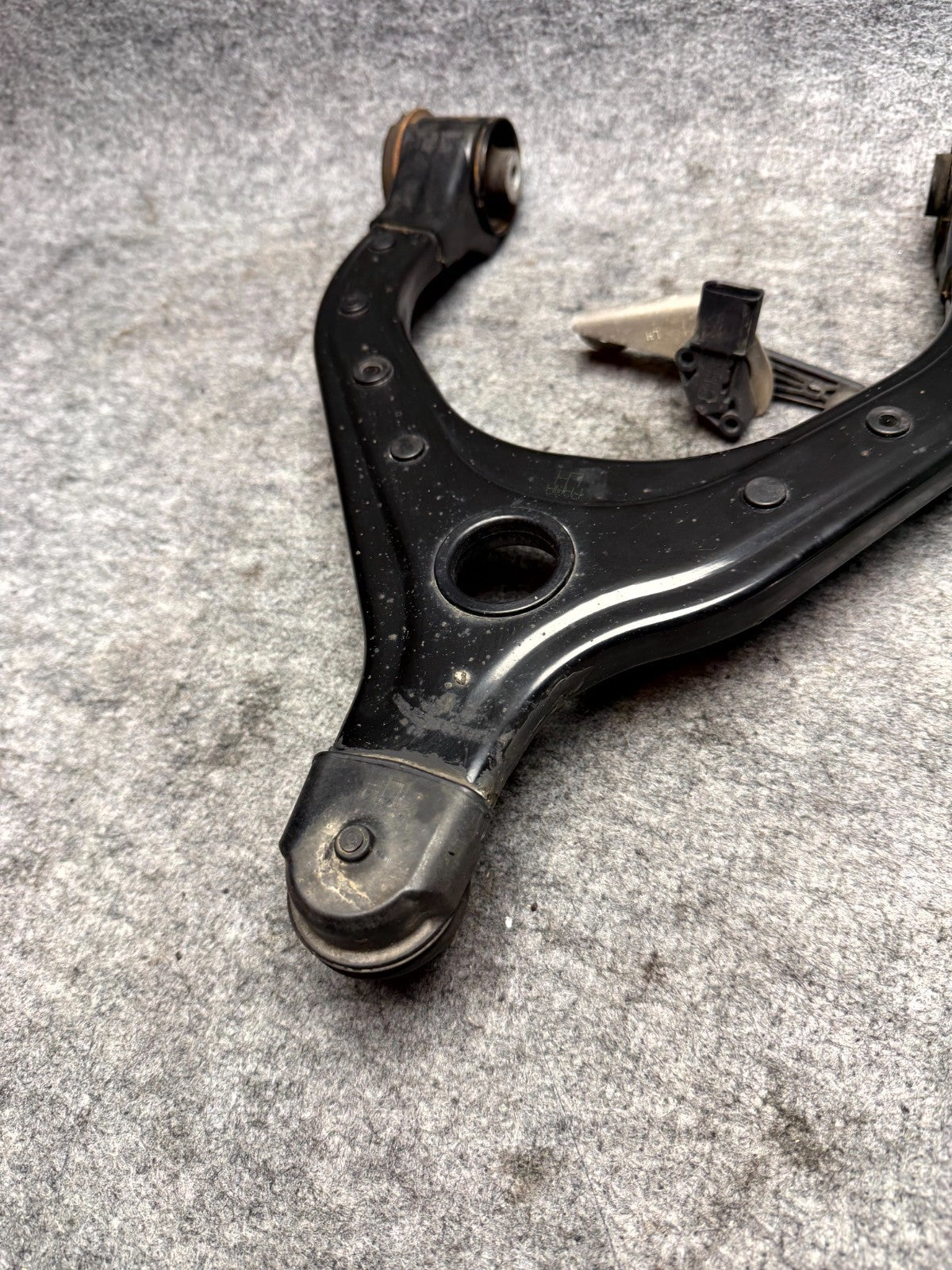 ♦️2016 - 2020 TESLA MODEL X FRONT LEFT SIDE UPPER CONTROL ARM OEM, 1027322-00-D