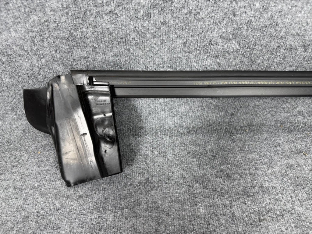 ♦️2017-2023 TESLA MODEL 3 REAR RIGHT SIDE DOOR WINDOW WEATHERSTRIP OEM, 10905040