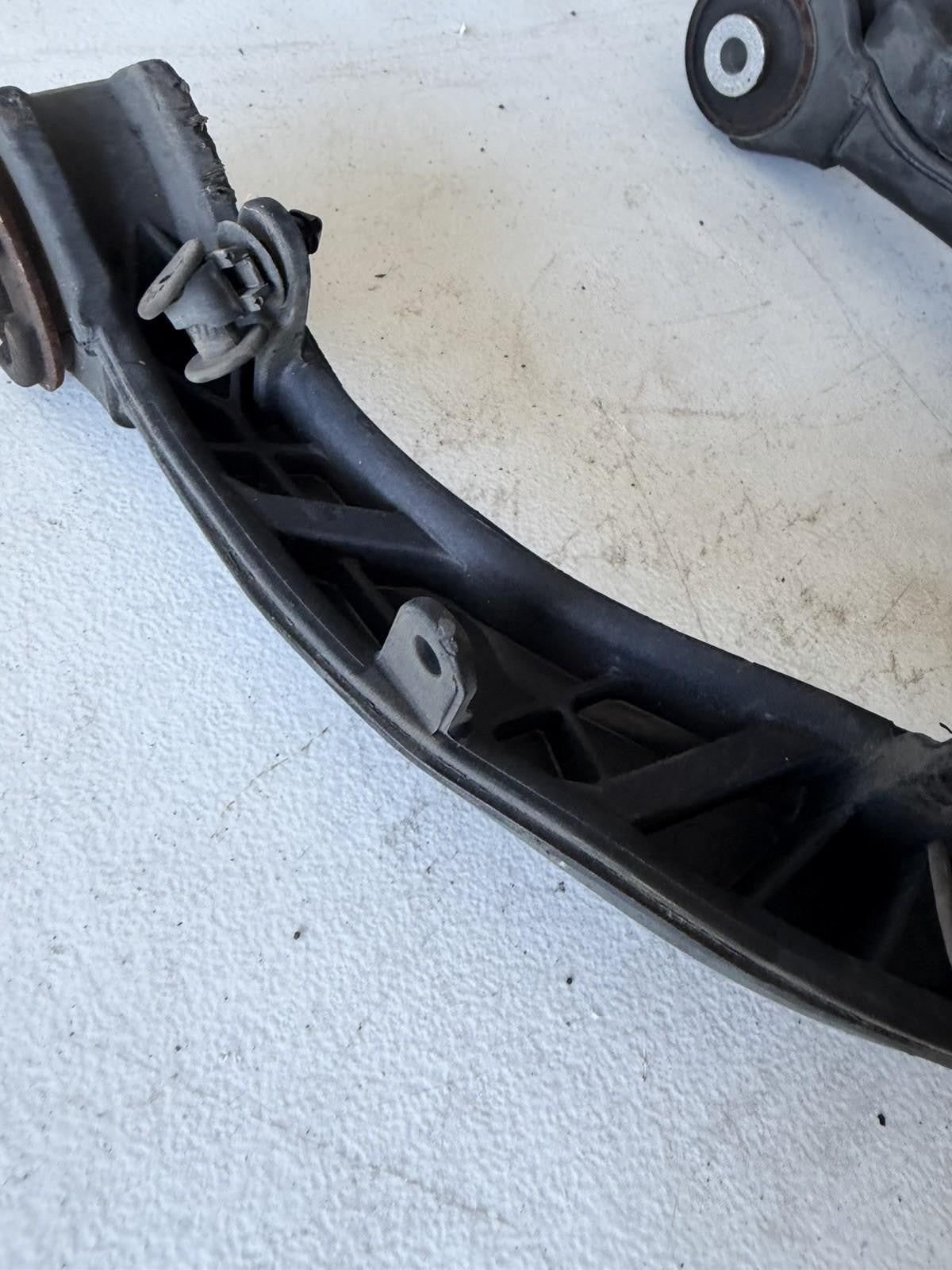 ♦️2017-2023 TESLA MODEL 3 Y FRONT RIGHT SIDE UPPER CONTROL ARM OEM, 1044326-00-H